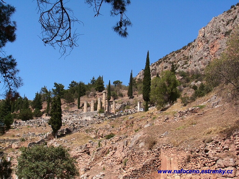 Delfy - Tholos 2007_08_29_027.jpg